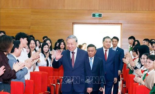 Tổng Bí thư Tô Lâm dự khai mạc triển lãm 'Đảng Cộng sản Việt Nam - Từ Đại hội đến Đại hội'