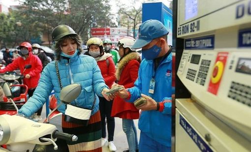 Giá xăng giảm, dầu mazut tăng nhẹ