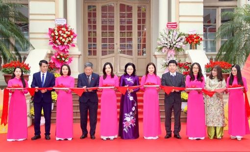 Khai mạc Triển lãm tư liệu 'Đảng Cộng sản Việt Nam qua các kỳ Đại hội'