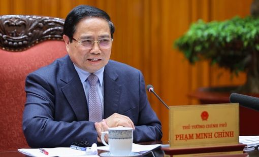 Thủ tướng: Không để thiếu nguồn cung xăng dầu; khẩn trương xây dựng kho dự trữ chiến lược