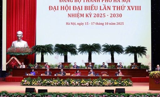 Chùm ảnh: Khai mạc Đại hội đại biểu Đảng bộ TP. Hà Nội lần thứ XVIII, nhiệm kỳ 2025-2030