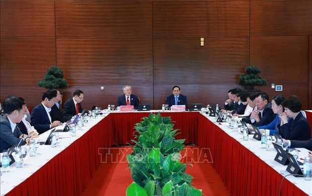 Chùm ảnh: Đại biểu thảo luận các văn kiện Đại hội XIV của Đảng