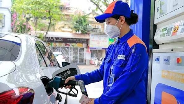 Giá xăng dầu hôm nay 7/10: Dầu thế giới giảm hơn 2 USD/thùng khi nguồn cung cải thiện