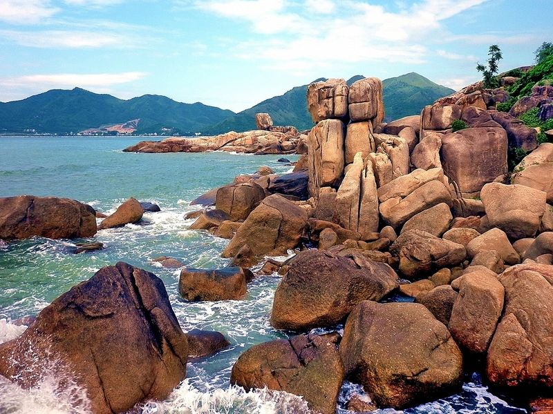 Hòn Chồng Nha Trang – nơi đá kể chuyện giữa biển trời miền Trung