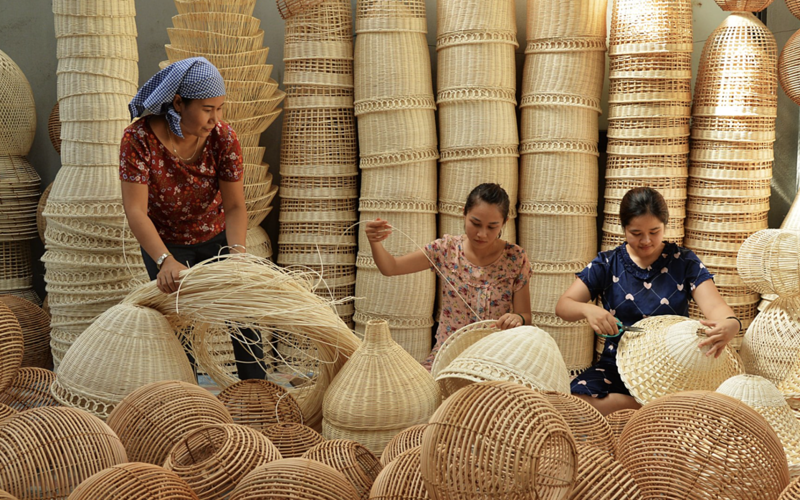 Làng nghề truyền thống: Giữ nghề hay phải công nghiệp hóa để tồn tại?