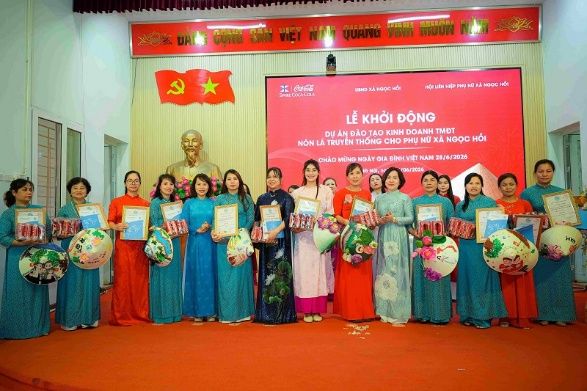 Coca-Cola Việt Nam hỗ trợ làng nón Vĩnh Thịnh phát triển thương mại điện tử: Thúc đẩy sinh kế từ kinh tế số