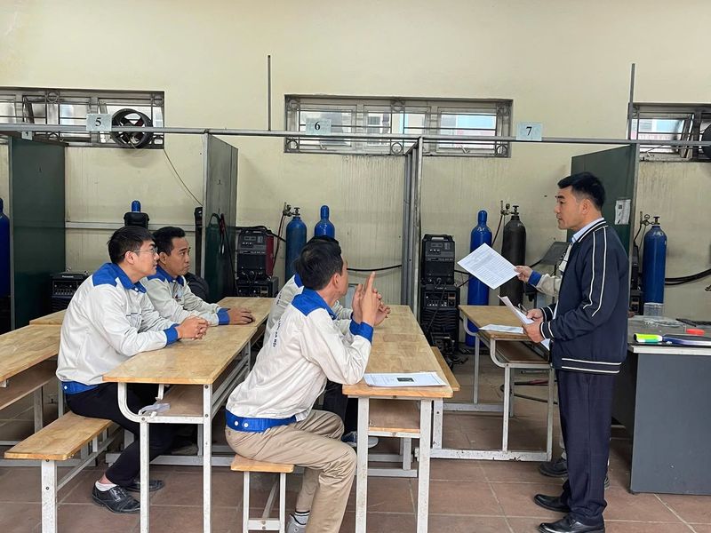 Ngành Công nghệ Kỹ thuật Cơ khí, Trường Cao đẳng Điện tử - Điện lạnh Hà Nội: Học thực chất, Chi phí thực “nhẹ”