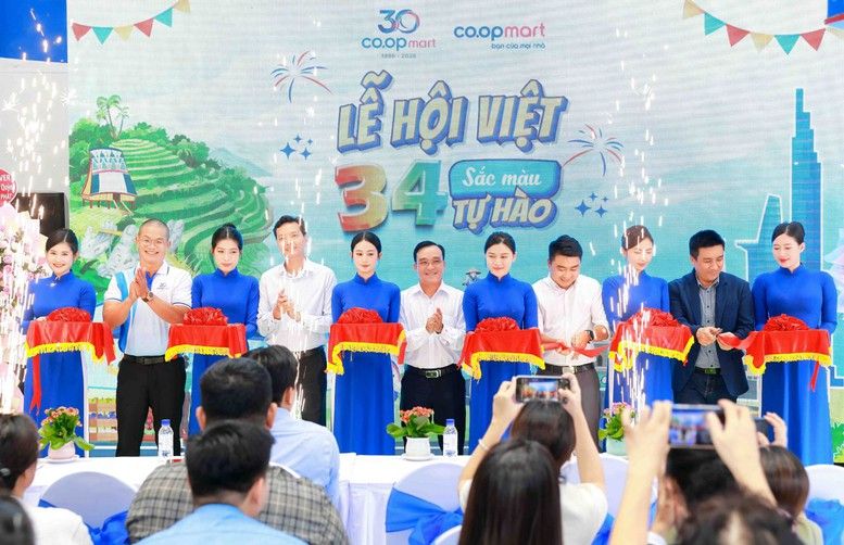 Saigon Co.op quảng bá sản phẩm OCOP qua “Lễ hội Việt – 34 sắc màu tự hào”