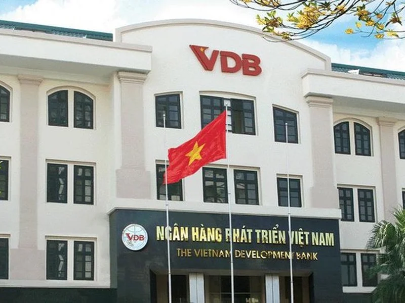 Giải pháp nâng cao hiệu quả hoạt động của Ngân hàng Phát triển Việt Nam (VDB) đáp ứng chiến lược phát triển kinh tế - xã hội của đất nước