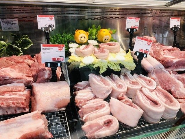 Giá heo hơi hôm nay 5/9: Mốc 60.000 đồng/kg xuất hiện trở lại