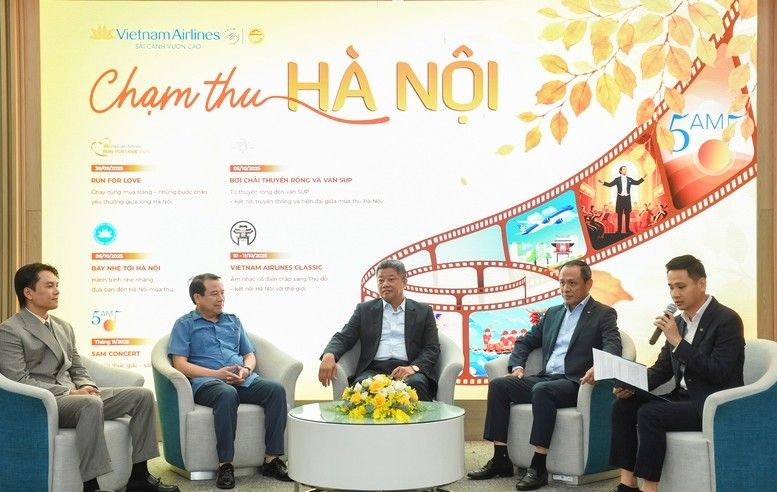 'Chạm thu Hà Nội' - Hành trình cảm xúc cùng Vietnam Airlines