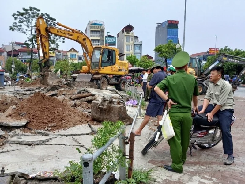 Ra quân chỉnh trang đô thị tuyến đường Võ Nguyên Giáp tại xã Vĩnh Thanh
