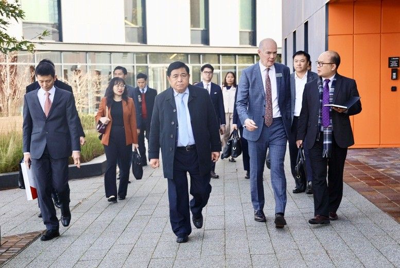 Phó Thủ tướng Nguyễn Chí Dũng thăm Khu Công nghệ Khoa học Sci-Tech
