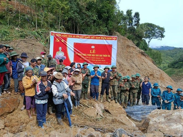Quảng Ngãi: Hơn 2.000 người khắc phục sạt lở, mở đường đến vùng trồng sâm Ngọc Linh