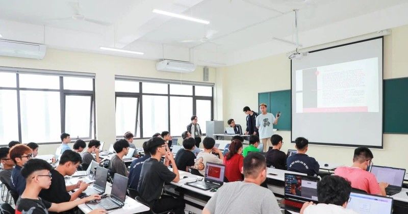 Đào tạo từ xa ngành Ngôn ngữ: Xu hướng mới trong giáo dục đại học và chiến lược của Trường Đại học Thành Đông