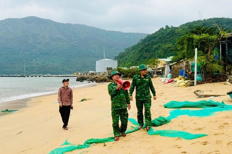 Ứng phó bão số 15: Đắk Lắk rà soát, sơ tán người dân trên các tàu, lồng bè