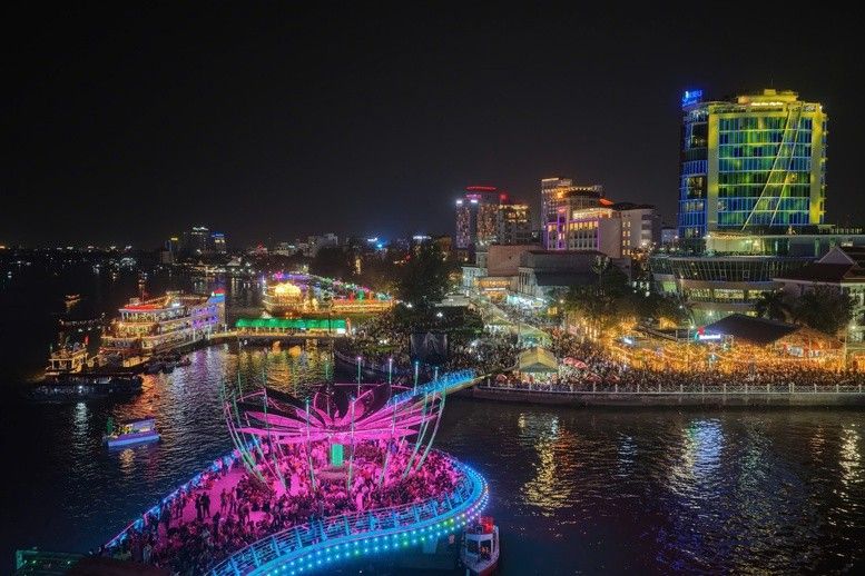 Cần Thơ rực rỡ 'Sắc màu sông nước'