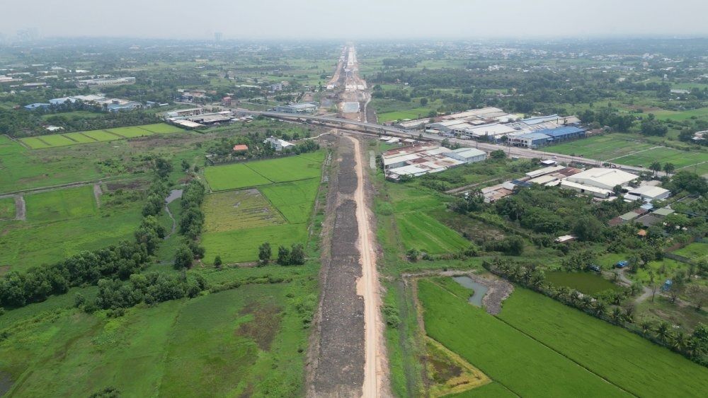 Diem-dau-cua-cao-toc-TP_HCM---Moc-Bai-giao-voi-Vanh-dai-3-tphcm.jpg