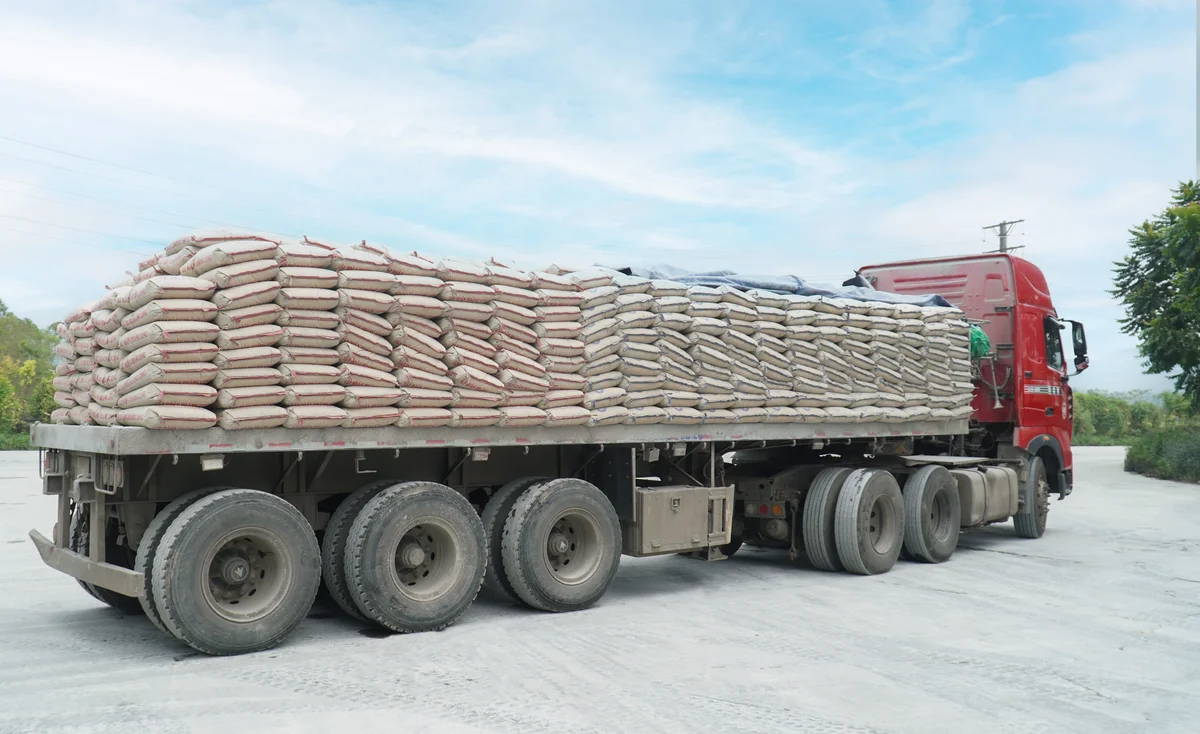 Hệ thống logistic của Xi Măng Hoàng Long nhanh chóng, chuyên nghiệp, hiệu quả